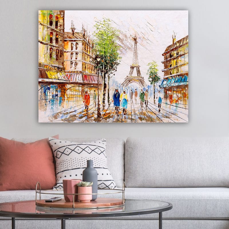 Canvastavla 70x100 cm - Livlig gata i Paris med Eiffeltornet i bakgrunden och människor som promenerar - Grön / Blå / Orange - Inredning - Tavlor & konst - Canvastavlor