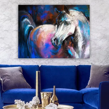 Canvastavla 70x100 cm - Majestätisk vit häst med färgglada detaljer i bakgrunden - Vit / Blå / Rosa - Inredning - Tavlor & konst - Canvastavlor