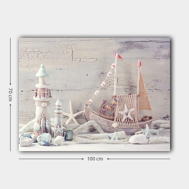 Canvastavla 70x100 cm - Nautisk komposition med en båt, sjöstjärnor och lanternor i en maritim stil - Blå / Vit / Beige - Inredning - Tavlor & konst - Canvastavlor