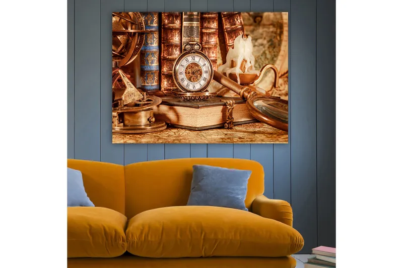 Canvastavla 70x100 cm - Nostalgisk samling av antika föremål inklusive en fickur, böcker och en ljusstake - Guld / Brunt / Beige - Inredning - Tavlor & konst - Canvastavlor