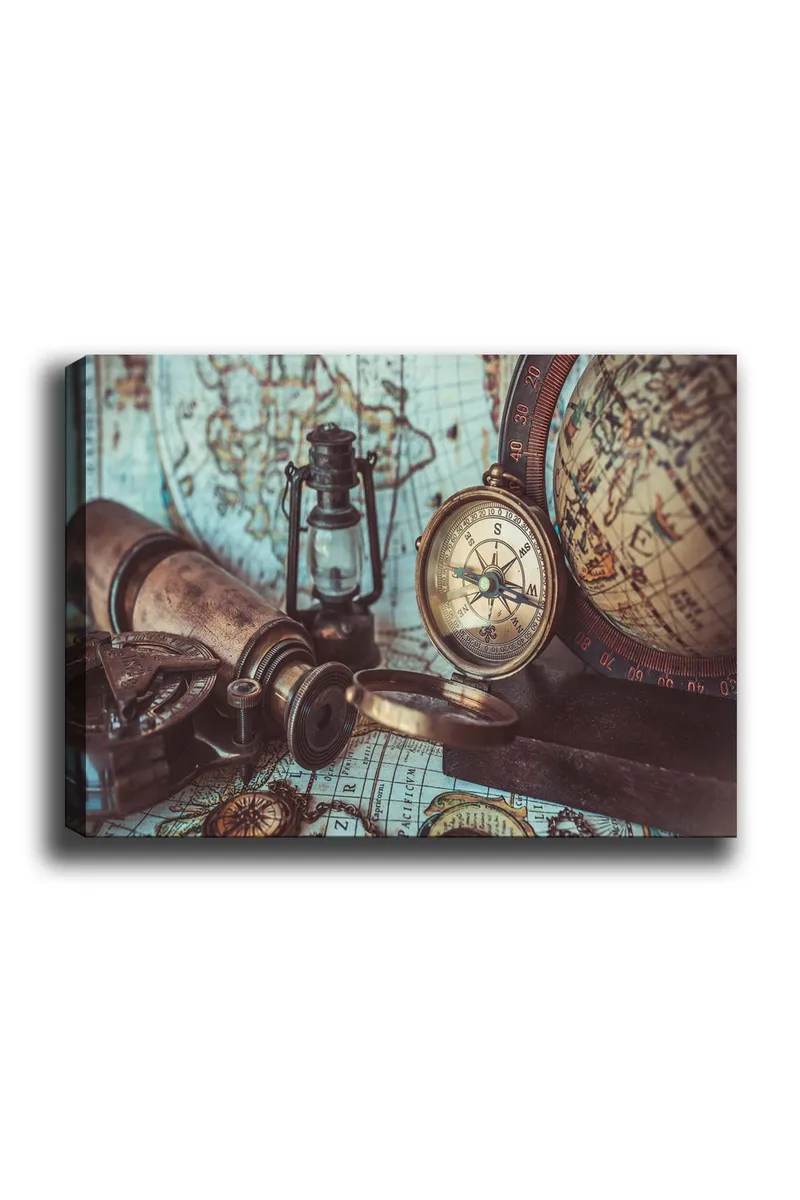 Canvastavla 70x100 cm - Nostalgisk samling av navigationsverktyg och en gammal karta, Brun / Guld / Grön