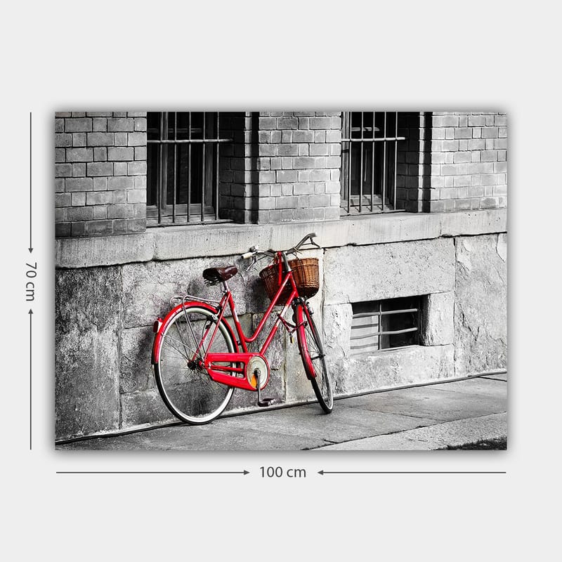 Canvastavla 70x100 cm - Röd cykel lutad mot en grå vägg i en urban miljö - Röd / Grå - Inredning - Tavlor & konst - Canvastavlor