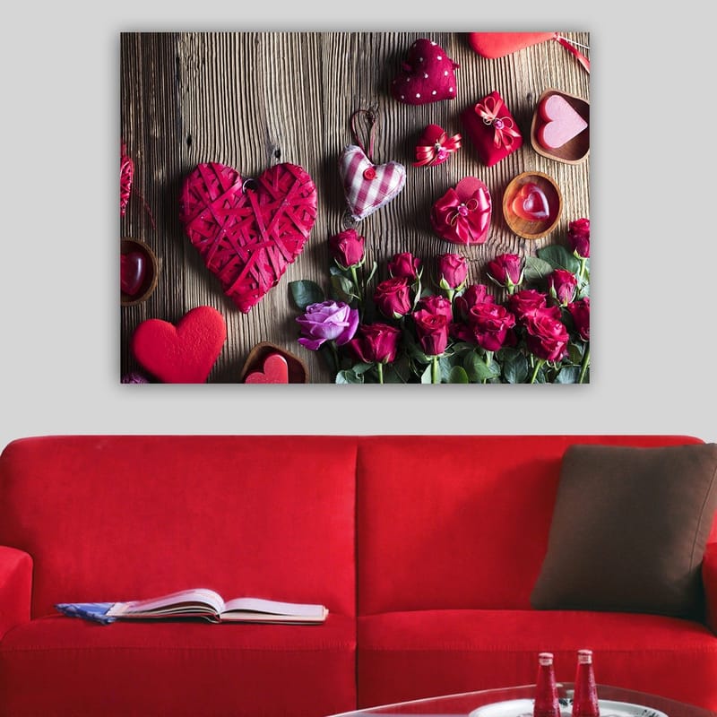 Canvastavla 70x100 cm - Romantisk samling av hjärtformade dekorationer och rosor - Röd / Grön / Rosa - Inredning - Tavlor & konst - Canvastavlor
