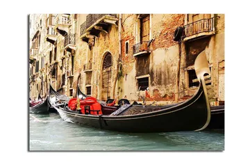 Canvastavla 70x100 cm - Romantisk scen med gondoler som glider fram i en venetiansk kanal - Svart / Röd / Beige - Inredning - Tavlor & konst - Canvastavlor