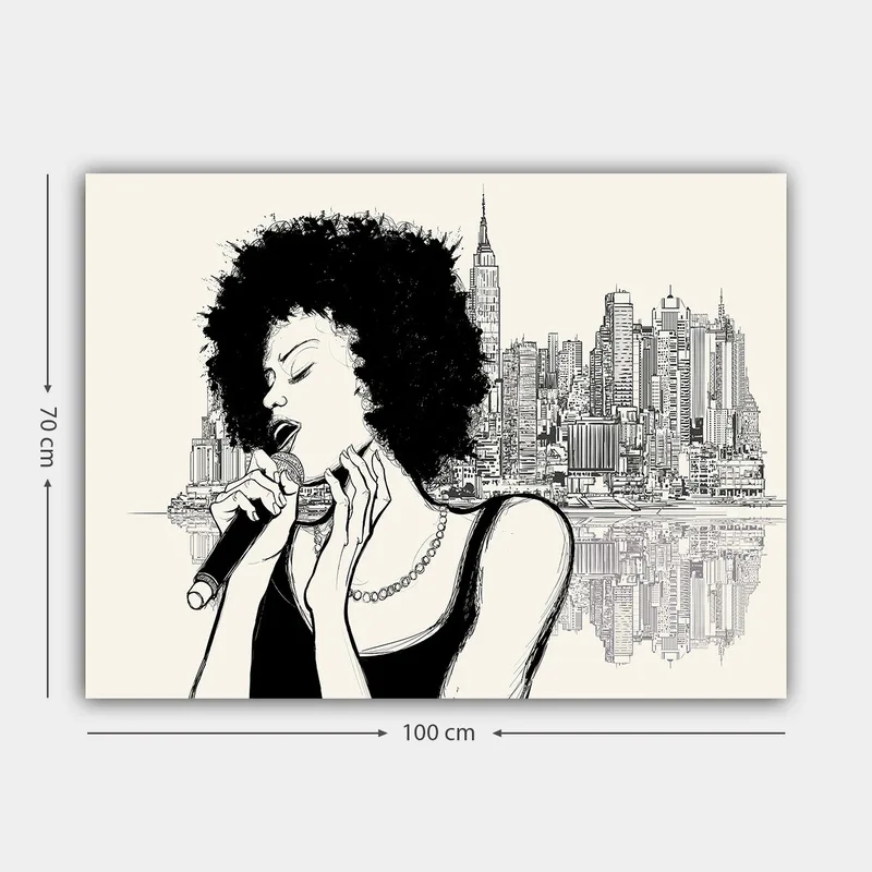 Canvastavla 70x100 cm - Sångerska med afrohår som framträder framför en stadssilhuett - Svart / Beige - Inredning - Tavlor & konst - Canvastavlor
