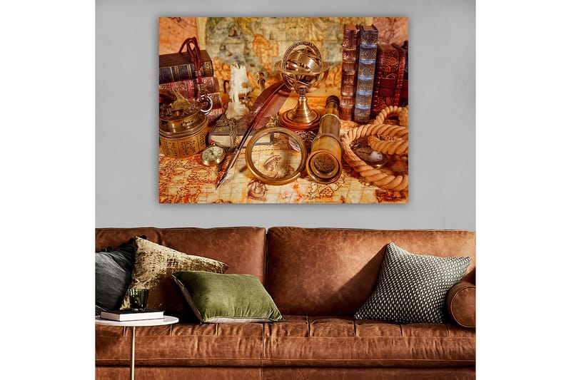 Canvastavla 70x100 cm - Samling av antika navigationsverktyg och böcker som skapar en nostalgisk känsla av upptäcktsresande - Guld / Brun / Beige - Inredning - Tavlor & konst - Canvastavlor
