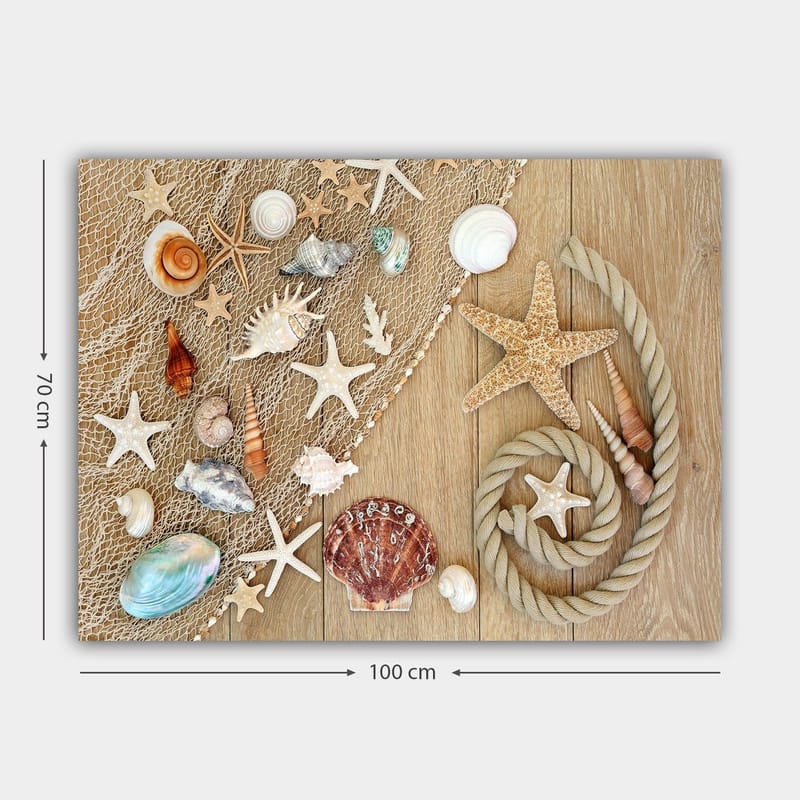 Canvastavla 70x100 cm - Samling av snäckor och sjöstjärnor på en träyta - Beige / Vit / Brun - Inredning - Tavlor & konst - Canvastavlor