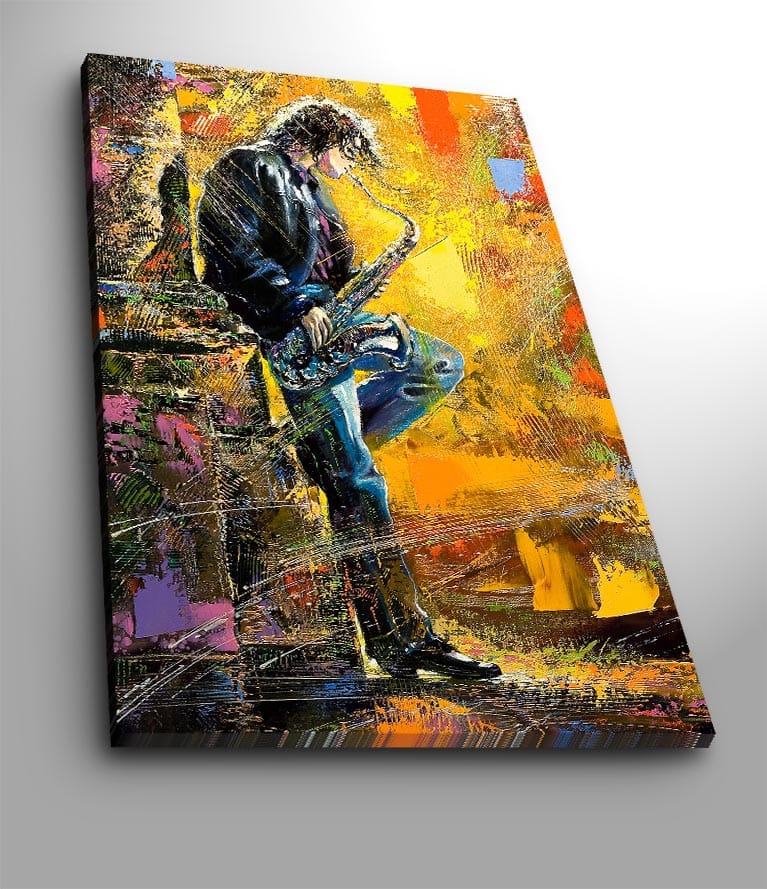 Canvastavla 70x100 cm - Saxofonist som spelar med passion i en färgsprakande miljö - Gult / Blått / Svart - Inredning - Tavlor & konst - Canvastavlor