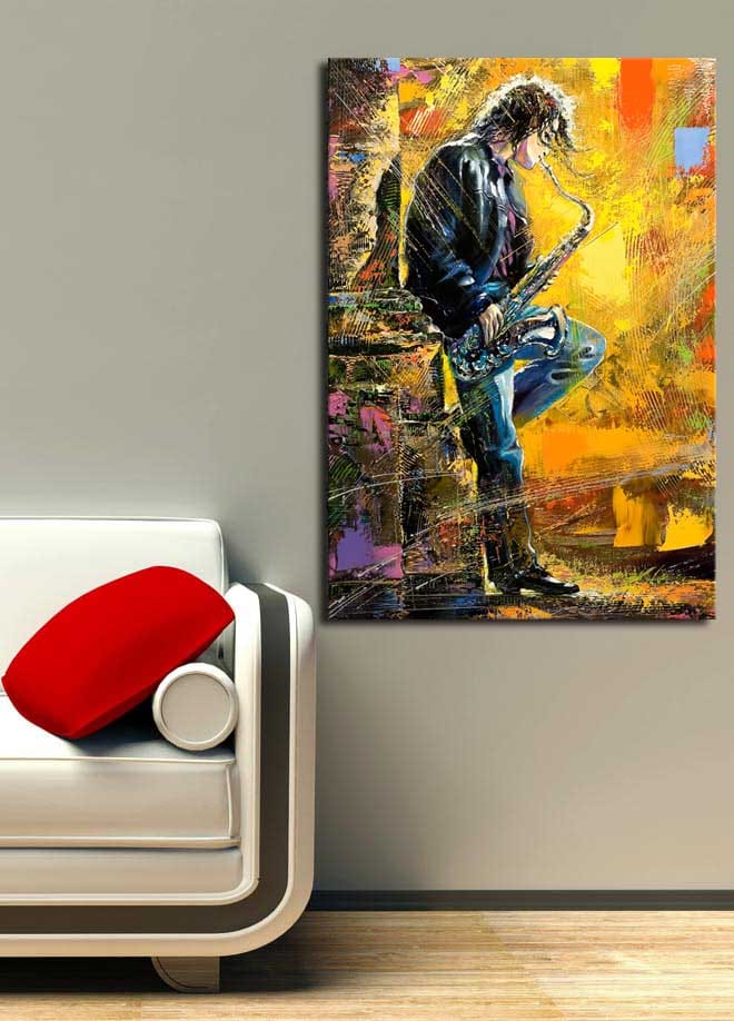 Canvastavla 70x100 cm - Saxofonist som spelar med passion i en färgsprakande miljö - Gult / Blått / Svart - Inredning - Tavlor & konst - Canvastavlor