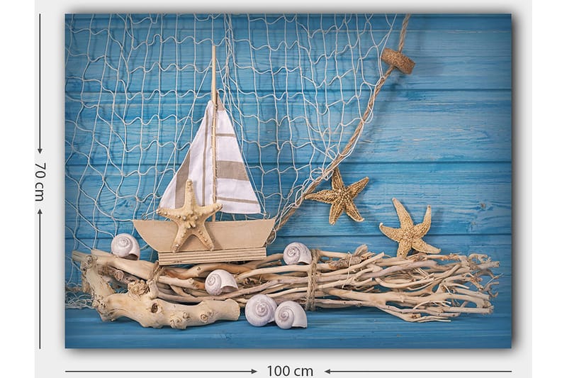 Canvastavla 70x100 cm - Segelbåt med stjärnformade sjöstjärnor och snäckor på en träig bas, mot en blå bakgrund - Blå / Beige / Vit - Inredning - Tavlor & konst - Canvastavlor