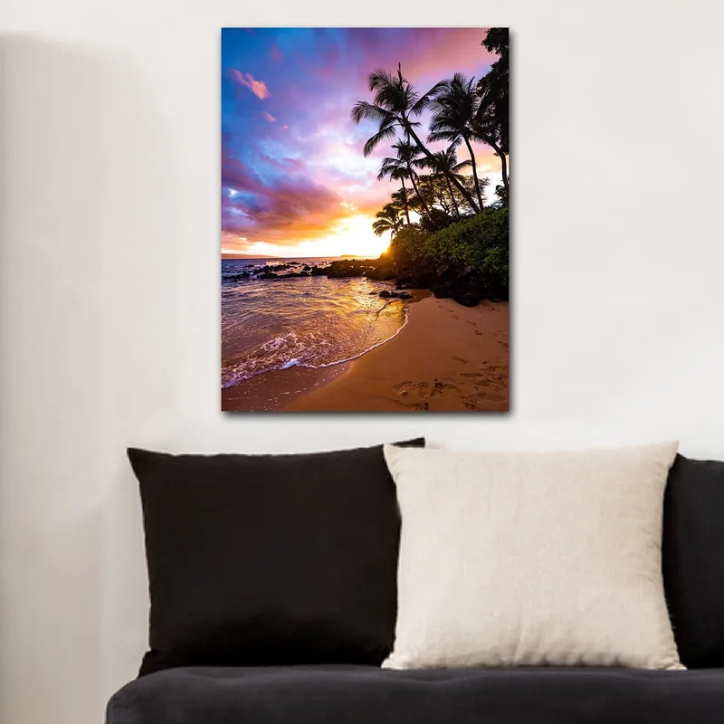 Canvastavla 70x100 cm - Solnedgång vid stranden med palmer som ramas in av färgglada moln - Lila / Orange / Grön - Inredning - Tavlor & konst - Canvastavlor