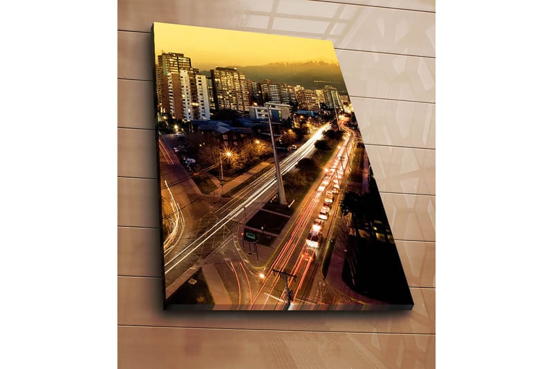 Canvastavla 70x100 cm - Stadssilhuett vid skymning med ljus från byggnader och trafik - Guld / Mörkblå / Vit - Inredning - Tavlor & konst - Canvastavlor