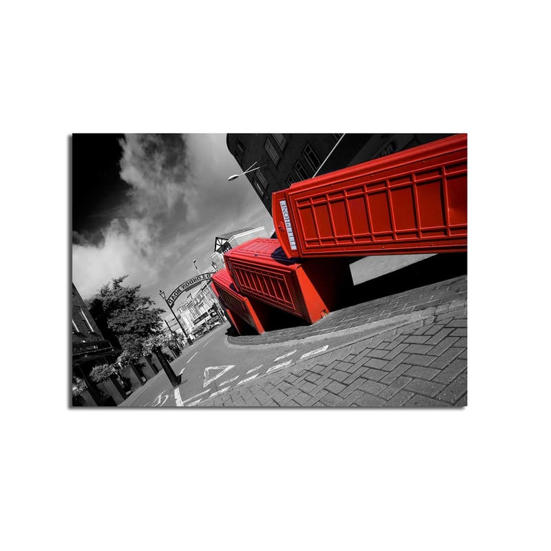 Canvastavla 70x100 cm - Stiliserad bild av röda telefonkiosker i en svartvit stadsbild - Röd / Svart - Inredning - Tavlor & konst - Canvastavlor