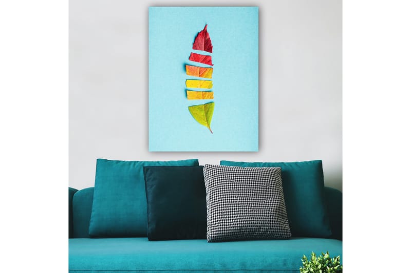 Canvastavla 70x100 cm - Stiliserad fjäder skapad av färgglada höstlöv - Röd / Gul / Grön - Inredning - Tavlor & konst - Canvastavlor