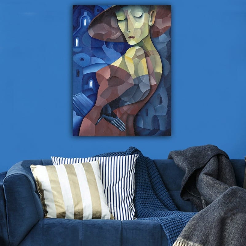 Canvastavla 70x100 cm - Stiliserad kvinna med en stor hatt som framhäver hennes eleganta silhuett - Mörkblå / Röd / Grön - Inredning - Tavlor & konst - Canvastavlor