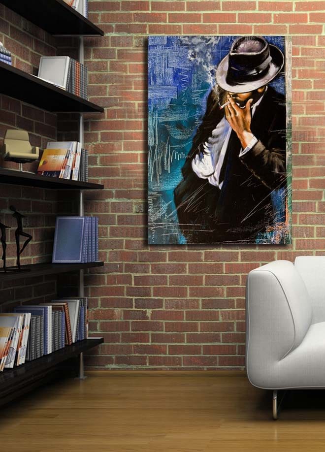 Canvastavla 70x100 cm - Stiliserad man i kostym som röker en cigarett, med en mystisk och nostalgisk atmosfär - Mörkblå / Svart / Vit - Inredning - Tavlor & konst - Canvastavlor