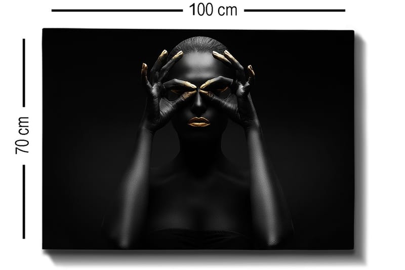 Canvastavla 70x100 cm - Stiliserad porträttbild av en kvinna med svarta händer som formar ett par ögon, med guldiga detaljer på läppar och fingertoppar - Svart / Guld - Inredning - Tavlor & konst - Canvastavlor