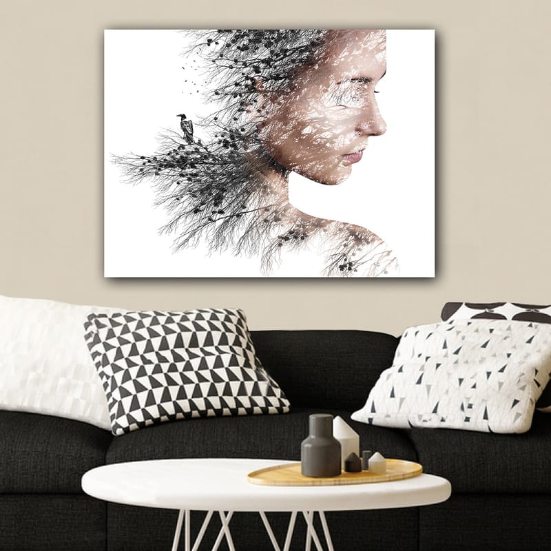 Canvastavla 70x100 cm - Stiliserad porträtt av en kvinna med träd och fåglar som en del av hennes silhuett - Svart / Grå / Brun - Inredning - Tavlor & konst - Canvastavlor