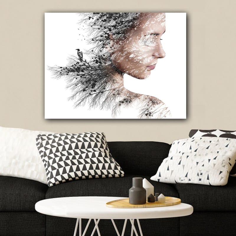 Canvastavla 70x100 cm - Stiliserad porträtt av en kvinna med träd och fåglar som en del av hennes silhuett - Svart / Grå / Brun - Inredning - Tavlor & konst - Canvastavlor