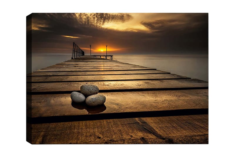 Canvastavla 70x100 cm - Stilla brygga vid solnedgången med stenar i förgrunden - Guld / Brunt / Grått - Inredning - Tavlor & konst - Canvastavlor