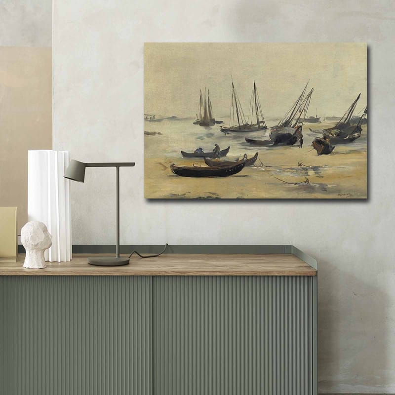 Canvastavla 70x100 cm - Stilla hamnscen med segelbåtar som ligger för ankar i lugna vatten - Grå / Beige / Mörkblå - Inredning - Tavlor & konst - Canvastavlor