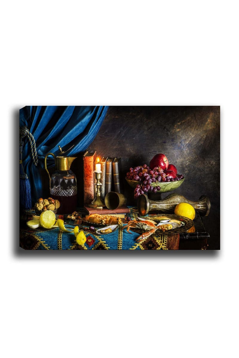 Canvastavla 70x100 cm - Stilleben med frukter, böcker och en kanna, som skapar en rik och inbjudande atmosfär - Mörkblå / Röd / Grön - Inredning - Tavlor & konst - Canvastavlor