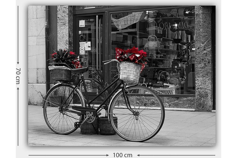 Canvastavla 70x100 cm - Svart cykel med blommor i korgar på en gata - Röd / Svart / Grå - Inredning - Tavlor & konst - Canvastavlor