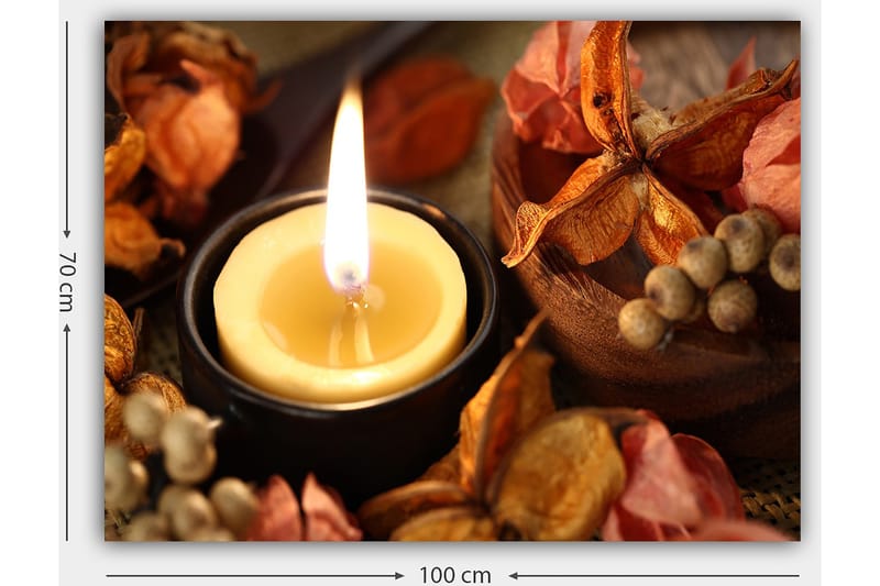 Canvastavla 70x100 cm - Tänd ljuslykta omgiven av torra blommor och fröer - Gul / Orange / Brun - Inredning - Tavlor & konst - Canvastavlor
