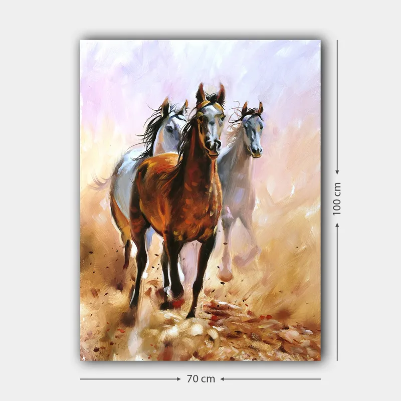 Canvastavla 70x100 cm - Tre hästar som galopperar framåt i en dynamisk rörelse - Brun / Vit / Beige - Inredning - Tavlor & konst - Canvastavlor
