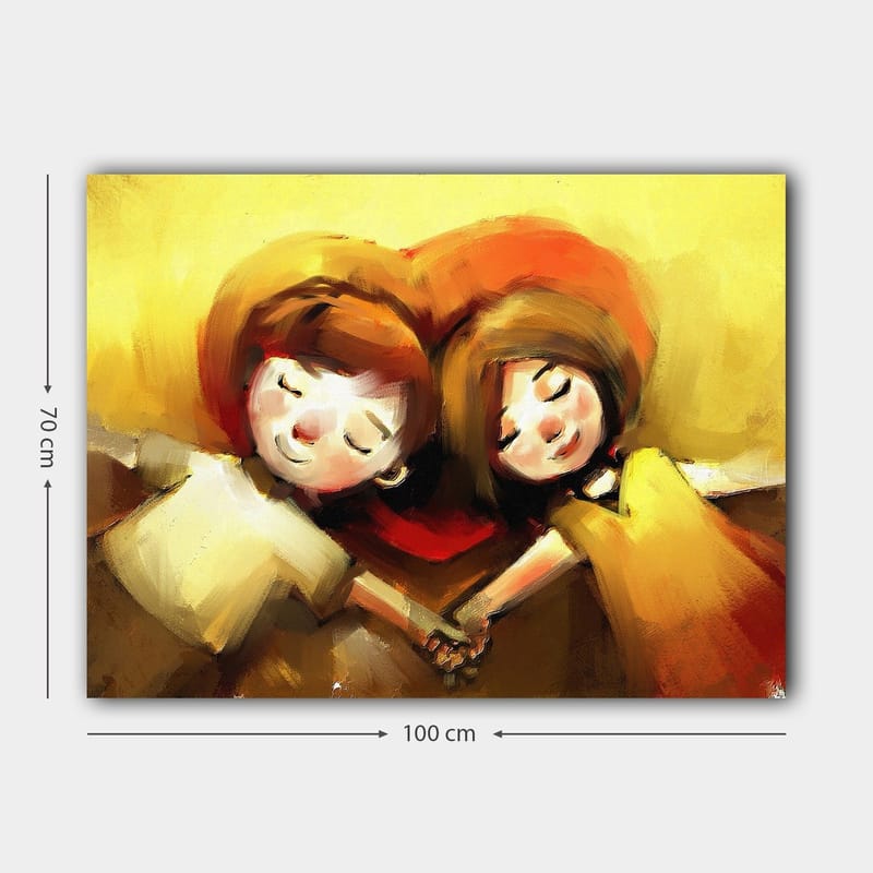 Canvastavla 70x100 cm - Två barn som håller händerna och ligger tillsammans i en hjärtformad komposition - Guldgul / Röd / Brun - Inredning - Tavlor & konst - Canvastavlor
