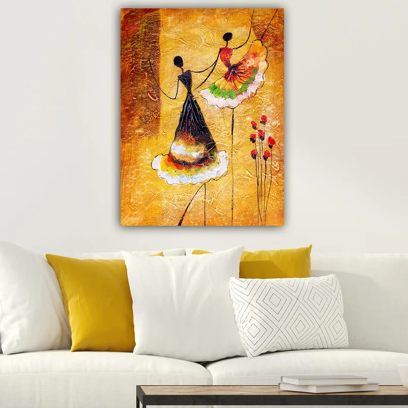 Canvastavla 70x100 cm - Två stiliserade kvinnor i färgglada klänningar som dansar tillsammans - Guld / Svart / Röd - Inredning - Tavlor & konst - Canvastavlor