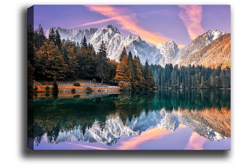 Canvastavla 70x100 cm - Vacker bergslandskap med spegelbild i en sjö och färgglada höstträd, Grön / Orange / Lila