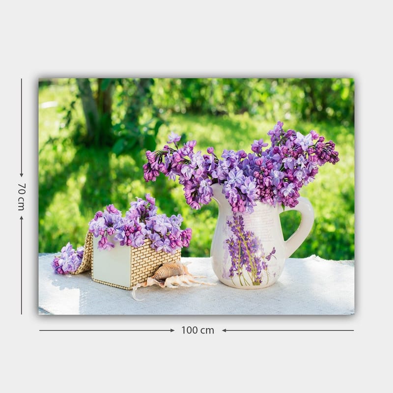 Canvastavla 70x100 cm - Vacker bukett av lila blommor i en kruka och en korg - Lila / Vit / Grön - Inredning - Tavlor & konst - Canvastavlor