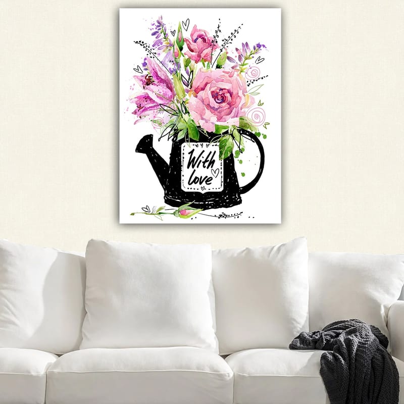 Canvastavla 70x100 cm - Vacker bukett blommor i en svart vattenkanna med texten With love - Rosa / Grön / Lila - Inredning - Tavlor & konst - Canvastavlor