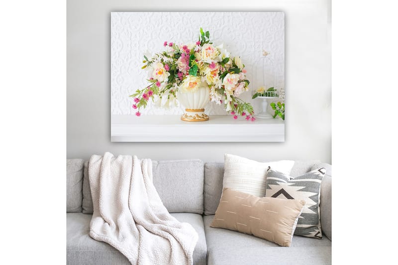Canvastavla 70x100 cm - Vacker bukett med färgglada blommor i en elegant vas - Rosa / Grön / Krämfärgad - Inredning - Tavlor & konst - Canvastavlor