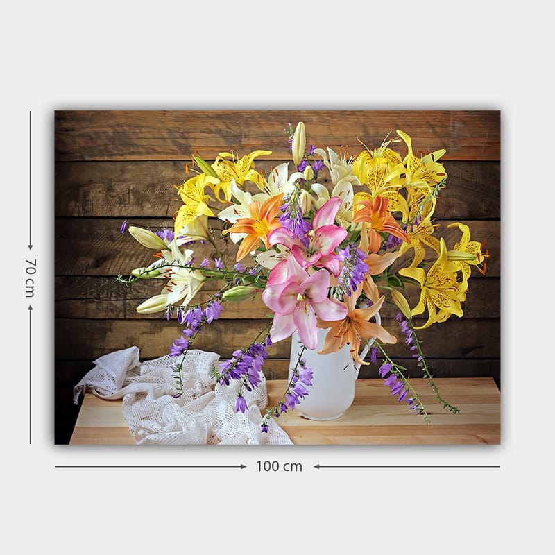 Canvastavla 70x100 cm - Vacker bukett med färgglada blommor i en vit vas - Gul / Rosa / Lila - Inredning - Tavlor & konst - Canvastavlor