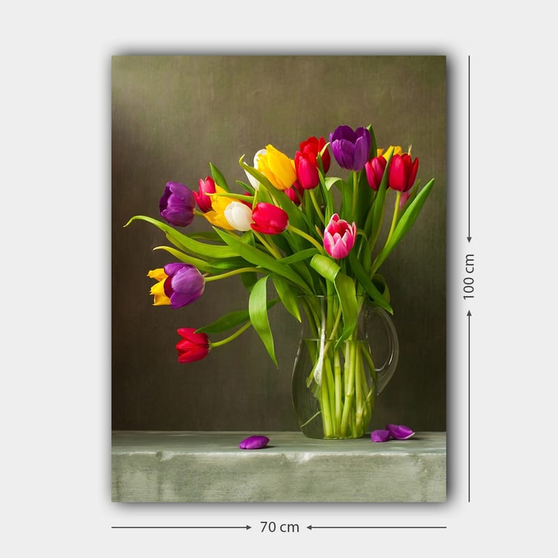 Canvastavla 70x100 cm - Vacker bukett med färgglada tulpaner i en glasvas - Lila / Röd / Gul - Inredning - Tavlor & konst - Canvastavlor