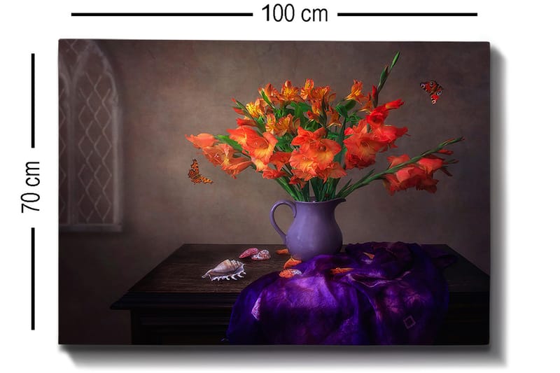 Canvastavla 70x100 cm - Vacker bukett med orange gladiolus i en lila vas - Orange / Lila - Inredning - Tavlor & konst - Canvastavlor