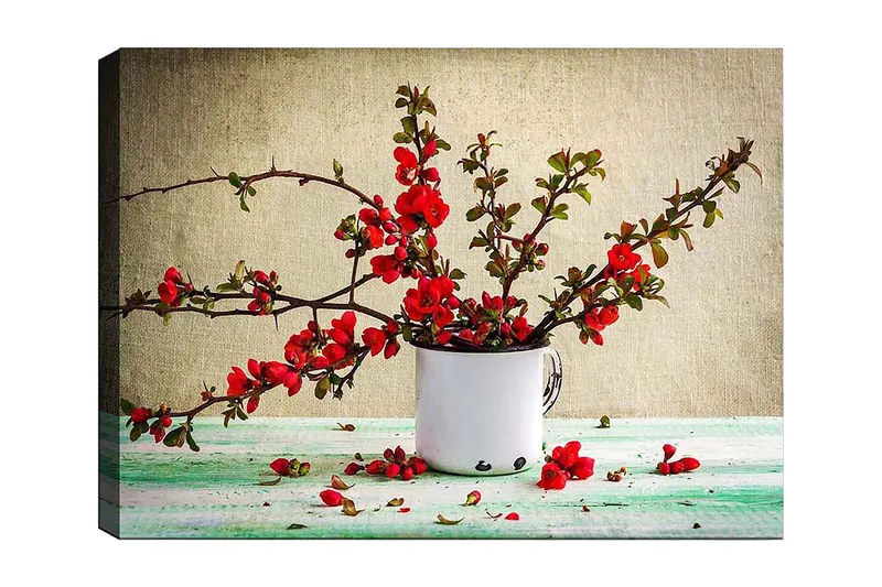 Canvastavla 70x100 cm - Vacker bukett med röda blommor i en vit kopp - Röd / Grön / Vit - Inredning - Tavlor & konst - Canvastavlor
