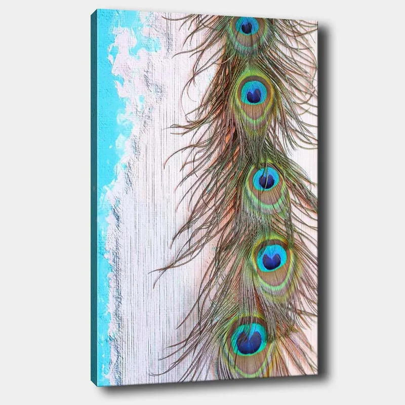 Canvastavla 70x100 cm - Vacker fjäder från en påfågel med intensiva färger och detaljer, Grön / Blå / Brun