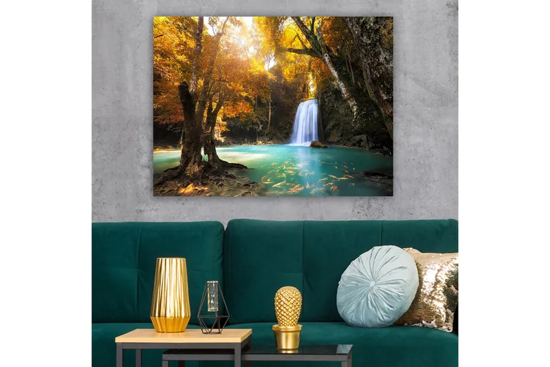 Canvastavla 70x100 cm - Vacker höstscen med ett vattenfall omgiven av färgglada träd och klart vatten - Guldorange / Turkos / Brun - Inredning - Tavlor & konst - Canvastavlor