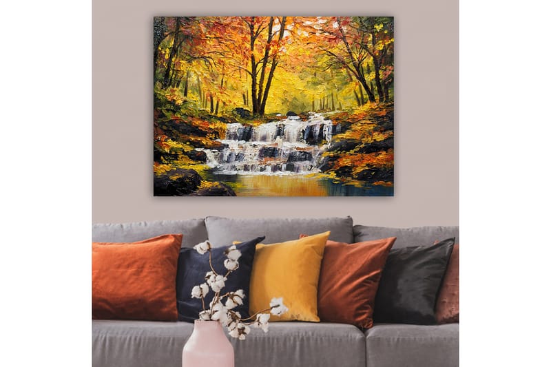 Canvastavla 70x100 cm - Vacker höstscen med ett porlande vattenfall omgiven av färgglada träd i gult och orange - Gult / Orange / Brunt - Inredning - Tavlor & konst - Canvastavlor