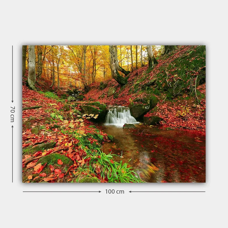 Canvastavla 70x100 cm - Vacker höstscen med ett porlande vattendrag omgiven av färgglada lövträd - Orange / Röd / Grön - Inredning - Tavlor & konst - Canvastavlor