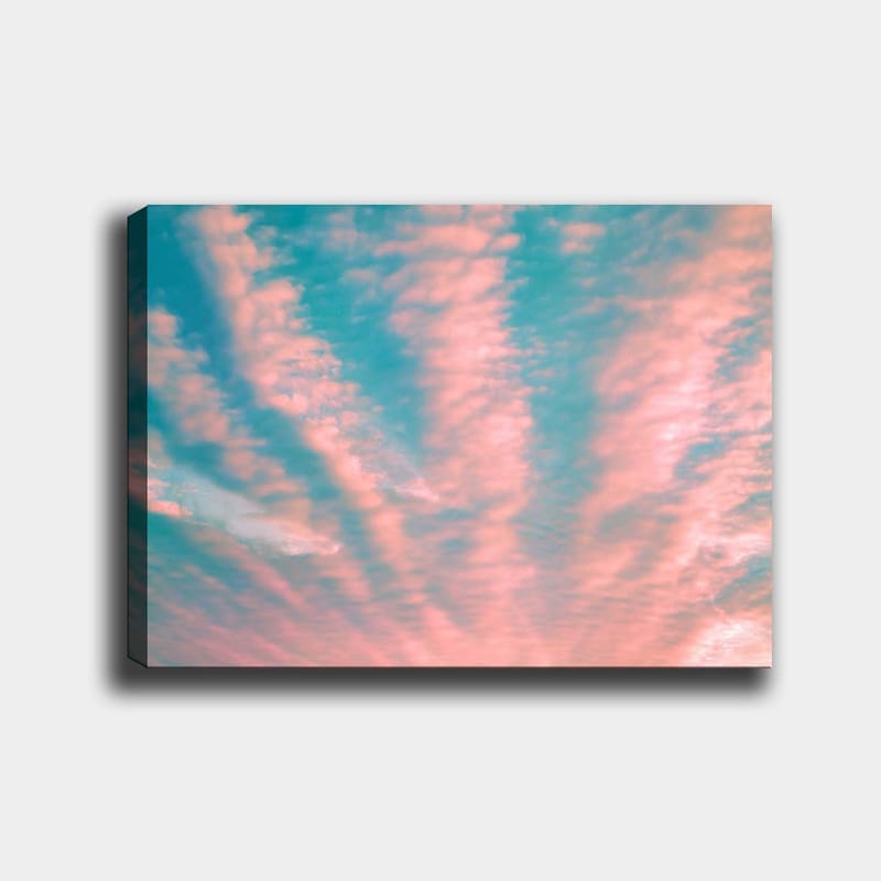 Canvastavla 70x100 cm - Vacker himmel med rosa och blå moln som sträcker sig över ytan, Rosa / Blå