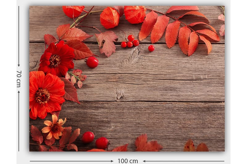Canvastavla 70x100 cm - Vacker komposition av röda blommor och höstlöv mot en träbakgrund - Röd / Orange / Brun - Inredning - Tavlor & konst - Canvastavlor