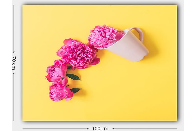 Canvastavla 70x100 cm - Vacker komposition av rosa pioner som hänger över en vit kopp - Rosa / Gul - Inredning - Tavlor & konst - Canvastavlor