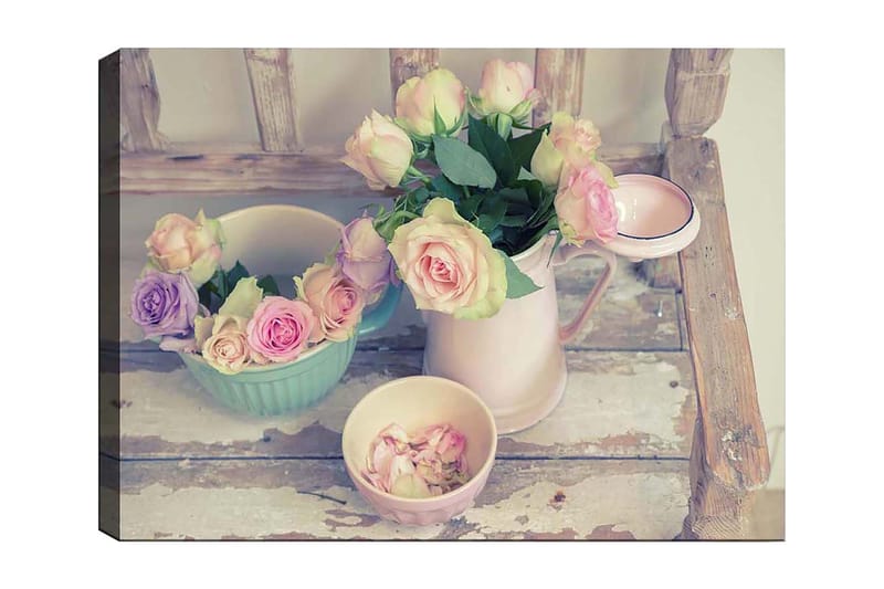 Canvastavla 70x100 cm - Vacker samling av rosor i pastellfärger i en kanna och skålar, Rosa / Grön / Ljusblå