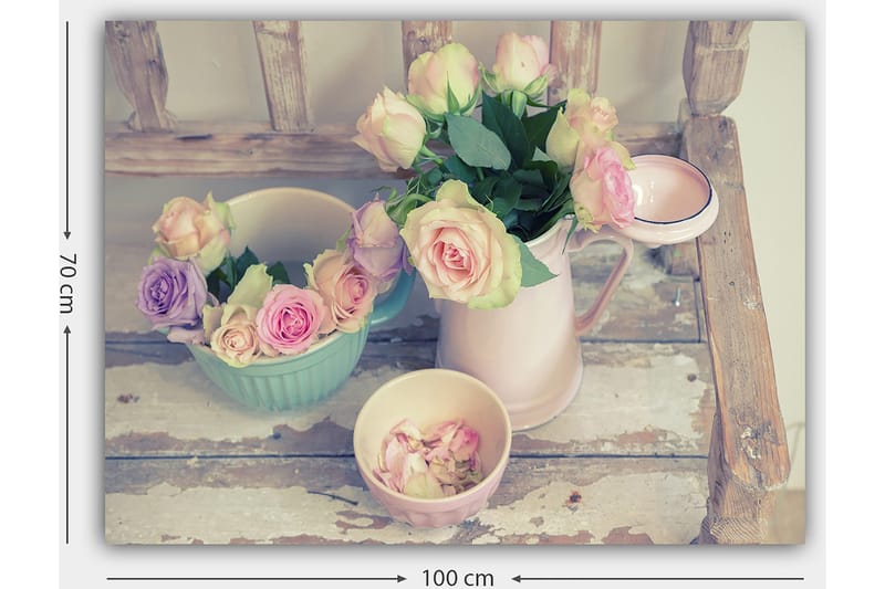 Canvastavla 70x100 cm - Vacker samling av rosor i pastellfärger i en kanna och skålar - Rosa / Grön / Ljusblå - Inredning - Tavlor & konst - Canvastavlor