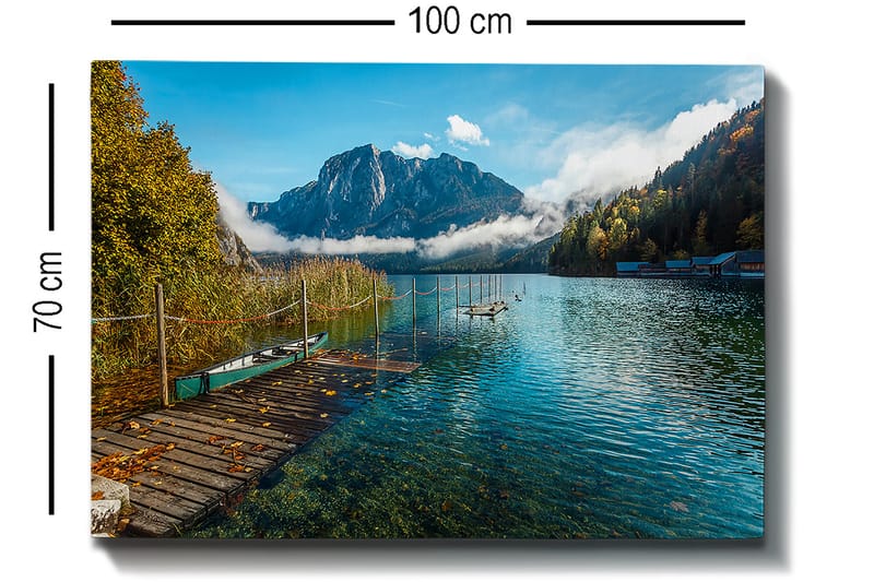 Canvastavla 70x100 cm - Vacker sjö med en brygga, omgiven av majestätiska berg och höstfärgade träd - Blå / Grön / Gul - Inredning - Tavlor & konst - Canvastavlor