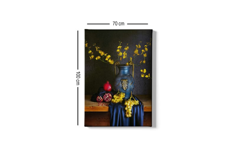 Canvastavla 70x100 cm - Vacker stilleben med en blå vas fylld med gula blommor och frukter som granatäpple och druvor - Blå / Gul / Röd - Inredning - Tavlor & konst - Canvastavlor